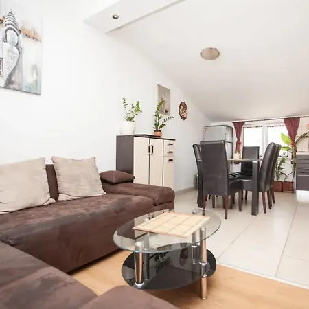Karlo Apartamento *