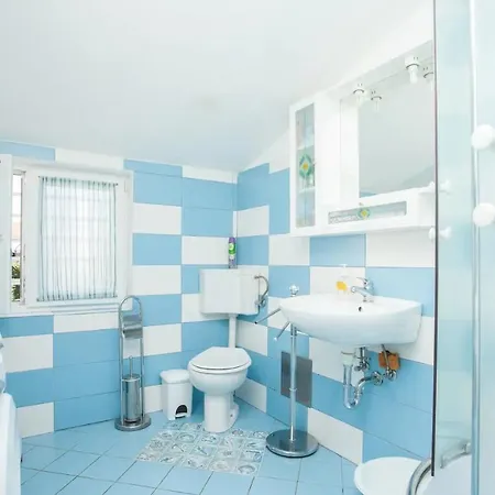 Karlo Apartment *